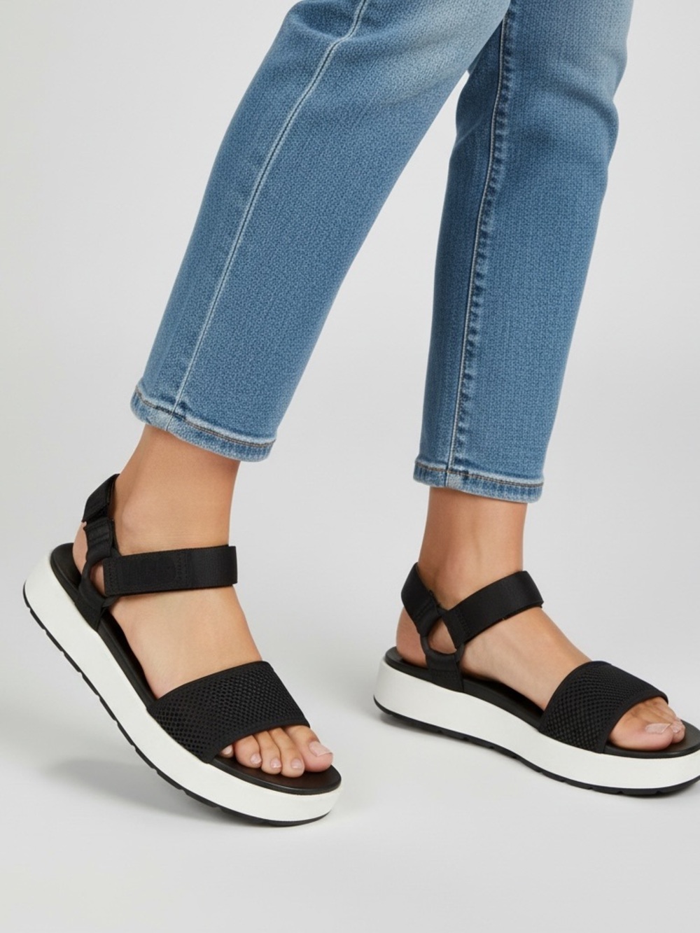UGG Aissa Black Mesh Platform Sport Sandals Women's Size 9.5
